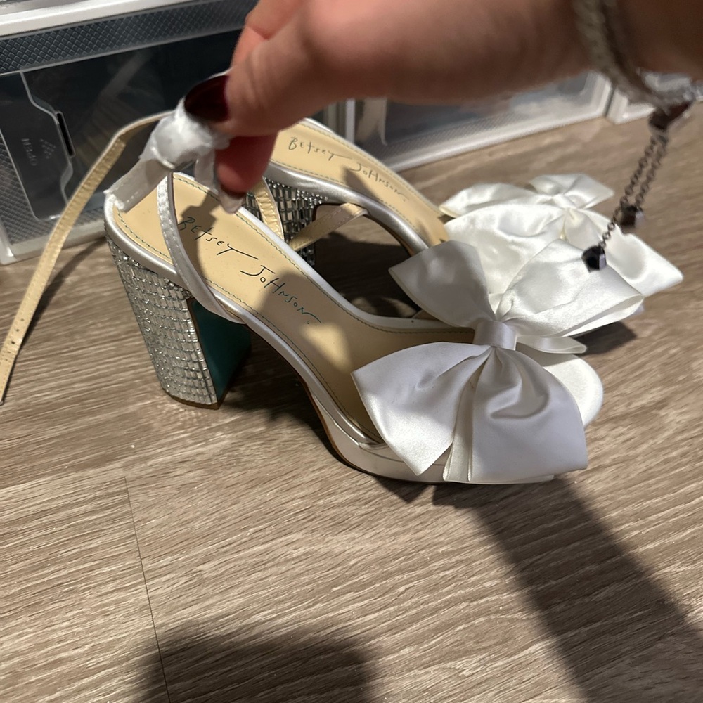 Betsey Johnson White Heels with Bow and Block Heel